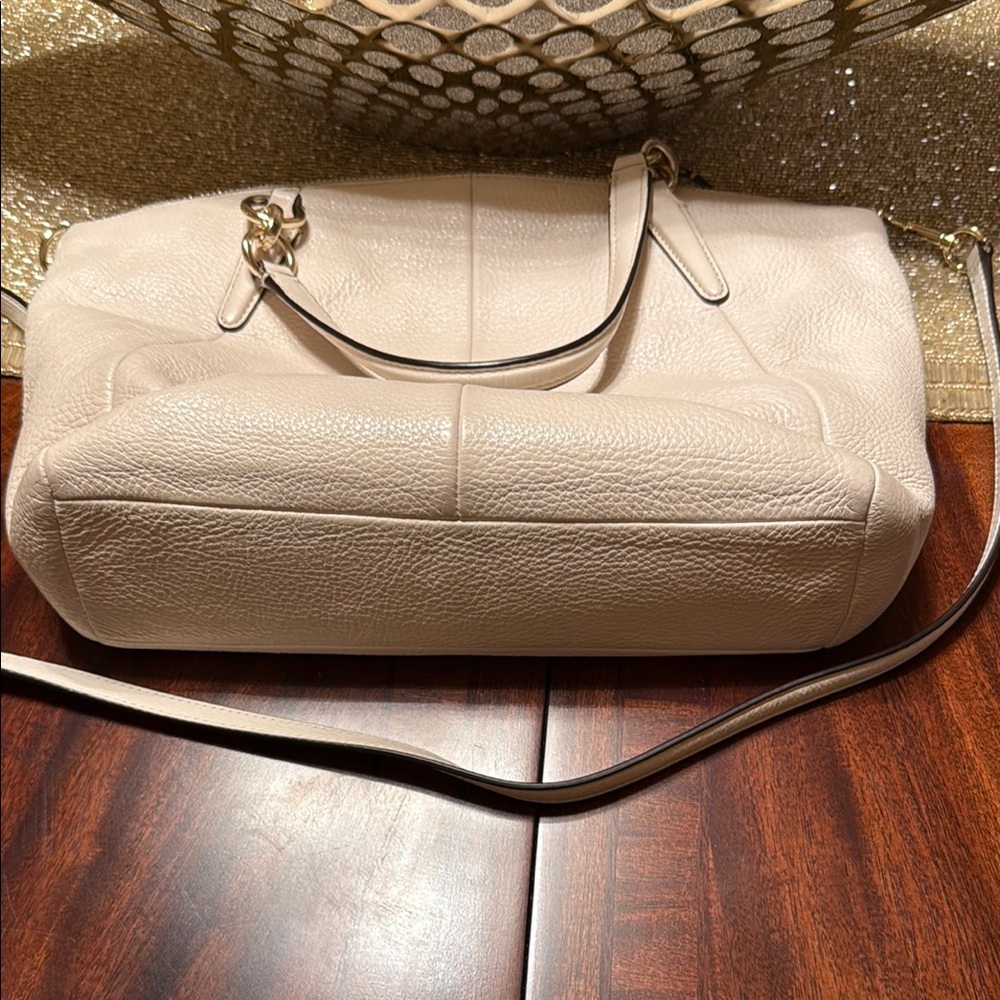 COPY - Coach Cream Shoulder Bag with Gold Accents - Picture 10 of 16